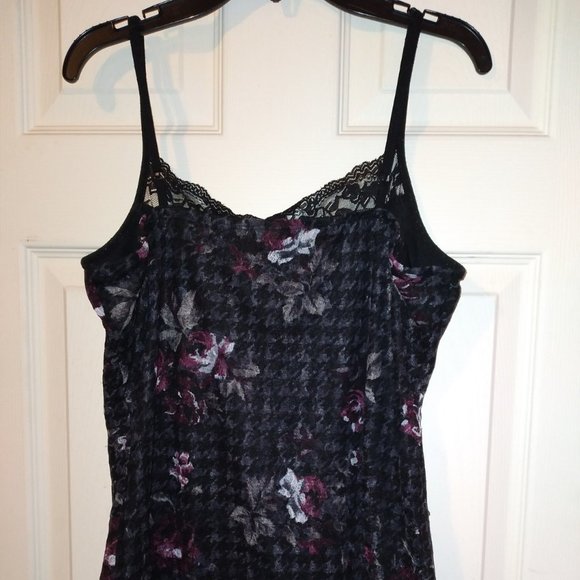 🌻Maurices Black and Burgundy Camisole-Size Large🌻 - Picture 5 of 6